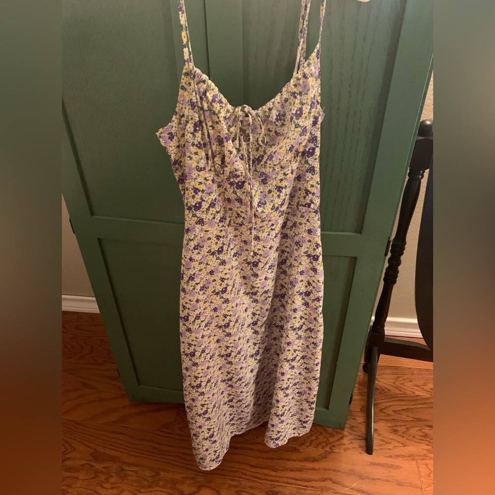Darling summer or spring dress. Size 4 small.